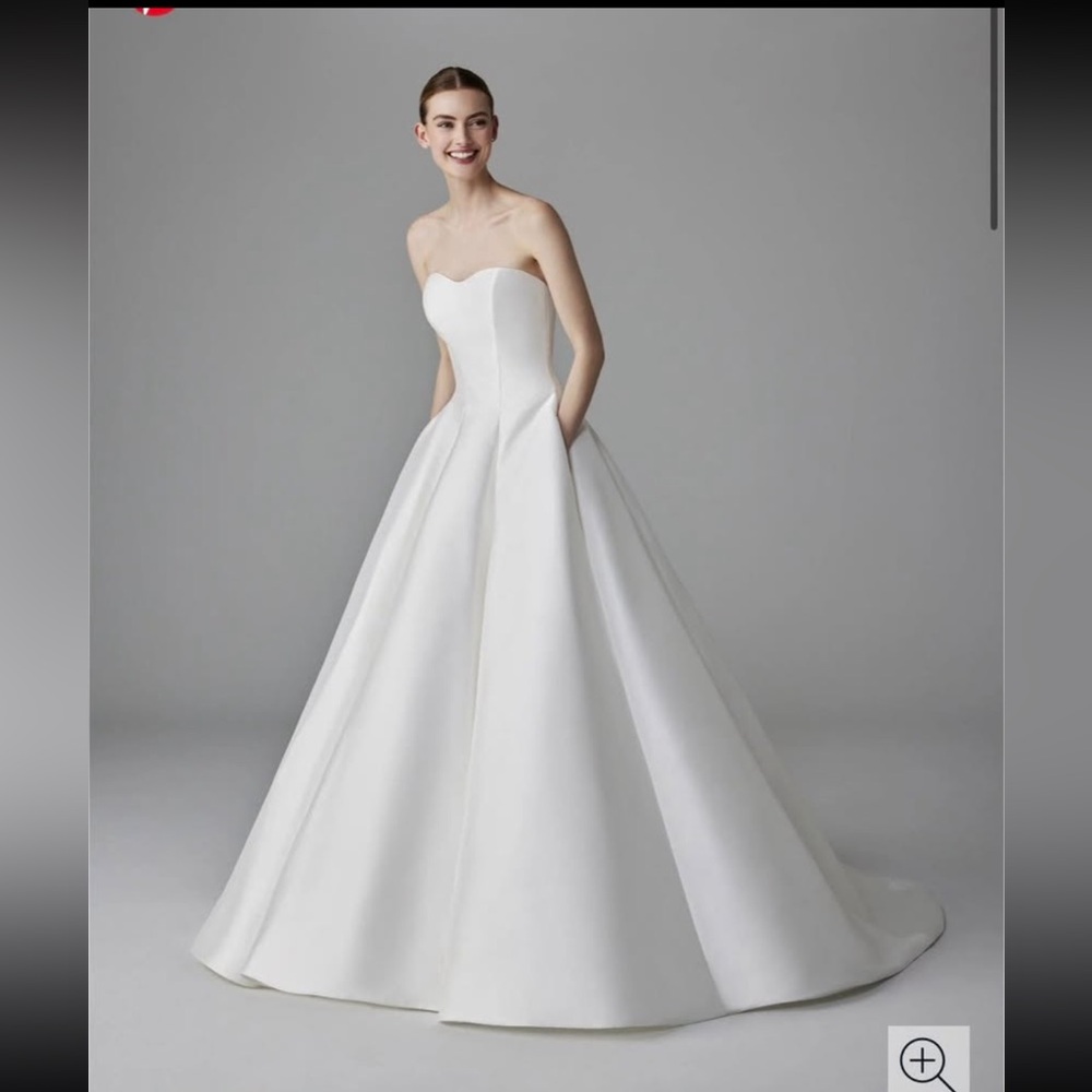 Pronovias Cammi wedding dress ballgown